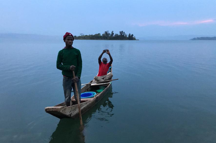 boat-lake-kivu-rwanda-ngsversion-1473800481577-adapt-885-1